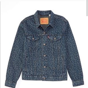 NWT Levi’s Denim Cheetah Print Trucker Jacket